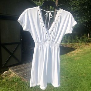 Deep V long shirt with gold button detail! ❤️